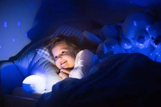 Pourquoi une veilleuse bébé est essentielle pour le sommeil de votre enfant ?