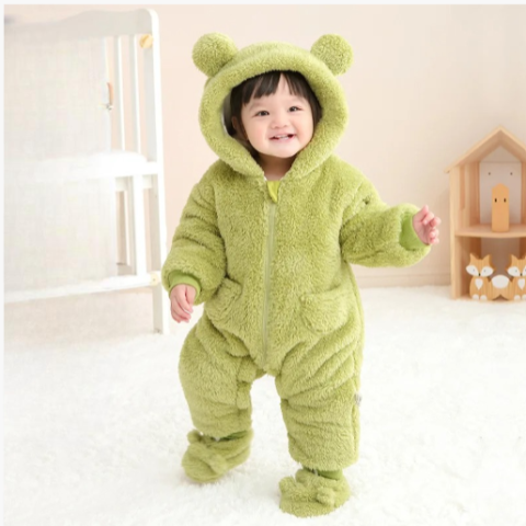 Barboteuse bébé verte pomme ultradouce -combinaison peluche enfant joyeux dans chambre colorée royaumedebebeetmaman.com.com