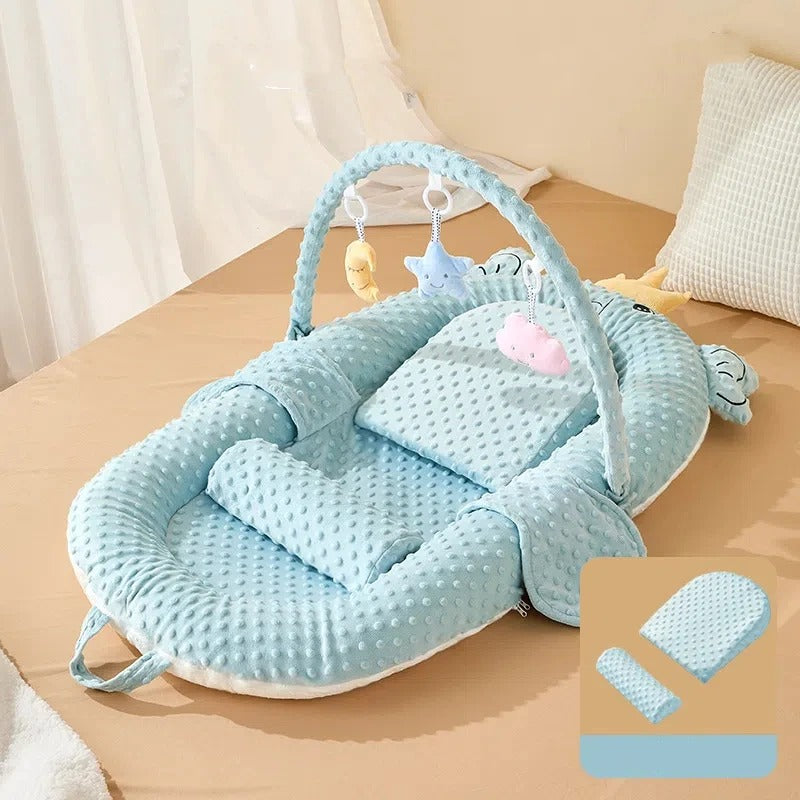 Reducteur de lit bébé anti refus| cocon bebe royaumedebebeetmaman.com.com Bleu