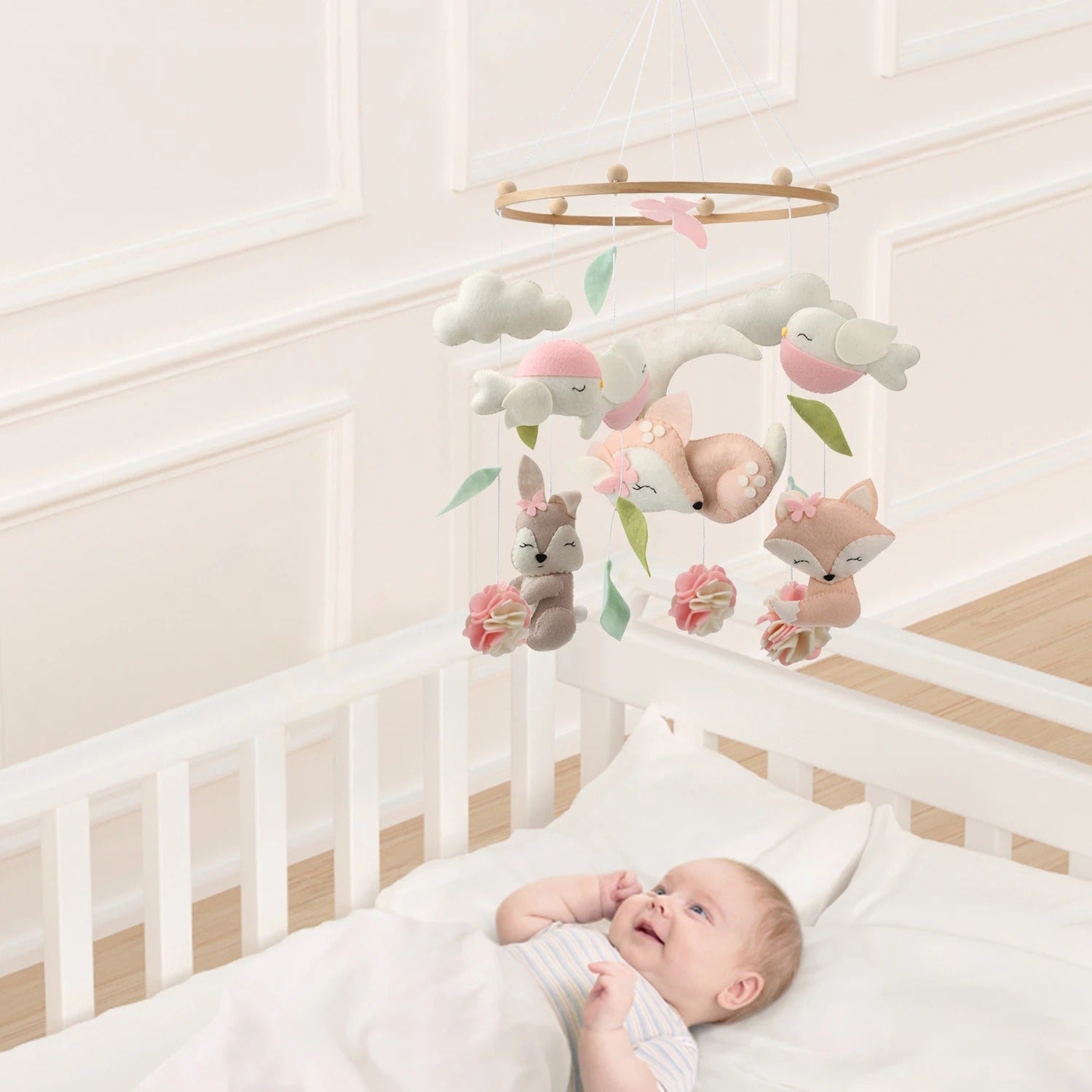 Mobile musical bébé - Berceuse Relaxante et Stimulation  royaumedebebeetmaman.com.com