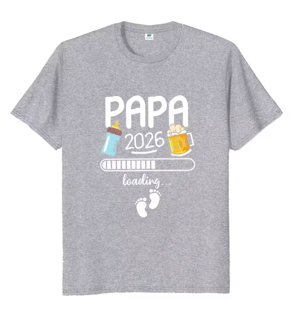T-shirt personnalisé - Papa 2026 Loading  royaumedebebeetmaman.com.com