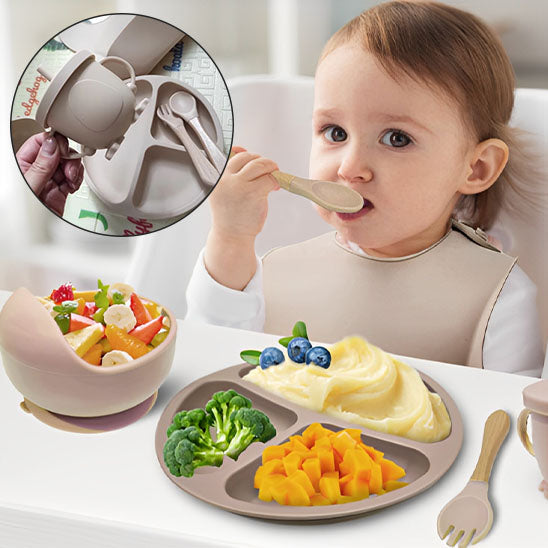 bébé mange seul assiette ventouse apprentissage autonomie