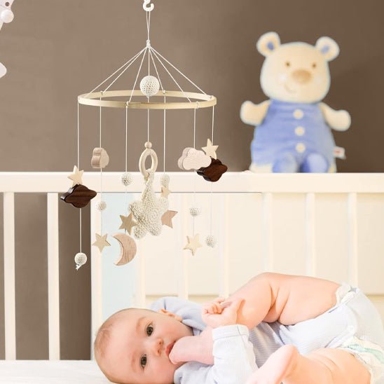 Mobile bébé - Univers Etoiles  royaumedebebeetmaman.com.com