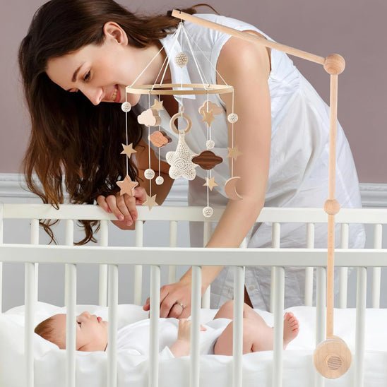 Mobile bébé - Univers Etoiles  royaumedebebeetmaman.com.com