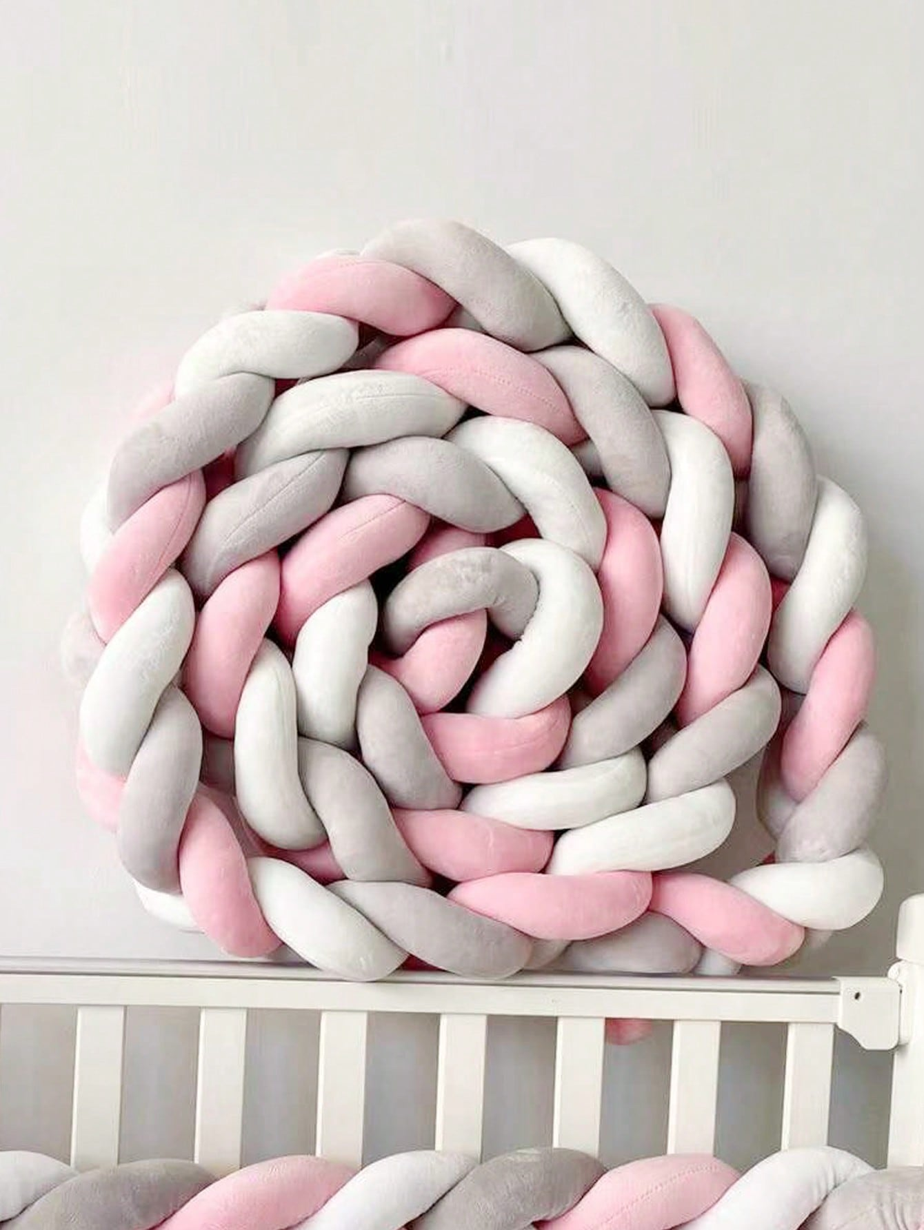 tour de lit bebe tresse de royaume de bebe et maman